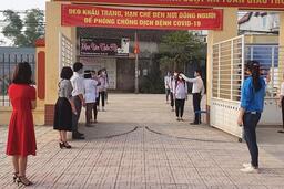 Trường THCS Hoàn Long trong những ngày đầu đón học sinh đi học trở lại sau thời gian nghỉ học để phòng, chống dịch bệnh Covid-19