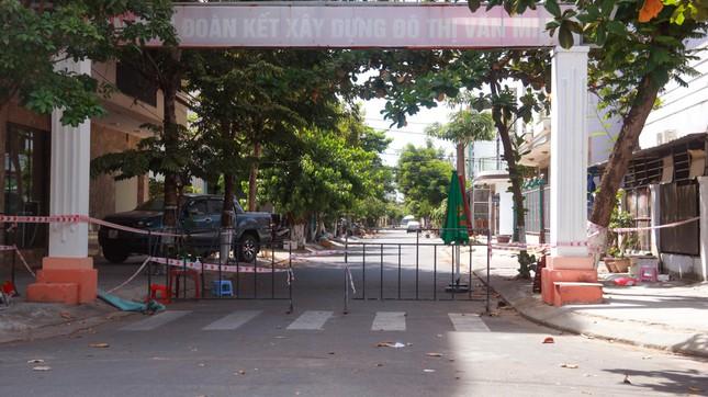 Cuộc sống 'nội bất xuất ngoại bất nhập' ở khu vực 20.000 dân tại Đà Nẵng ảnh 14